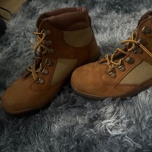 Junior boots